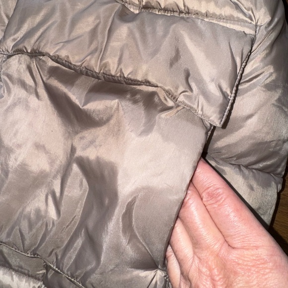 Levi's Taupe Hooded Puffer Vest Drawstring Waist Size Medium - Picture 9 of 12